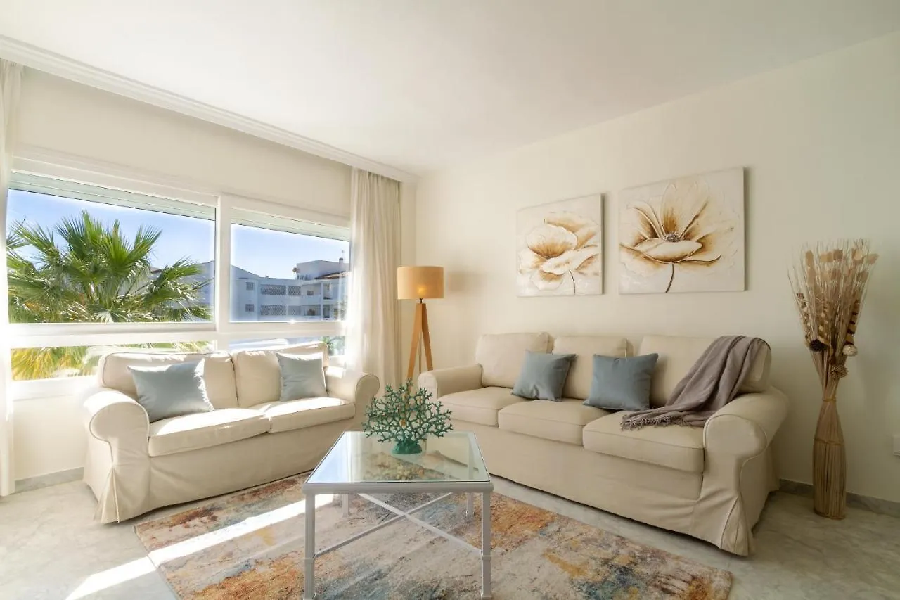 Marbella Banus Suites - Banus Playa Rocio Beachside Complex Apartment