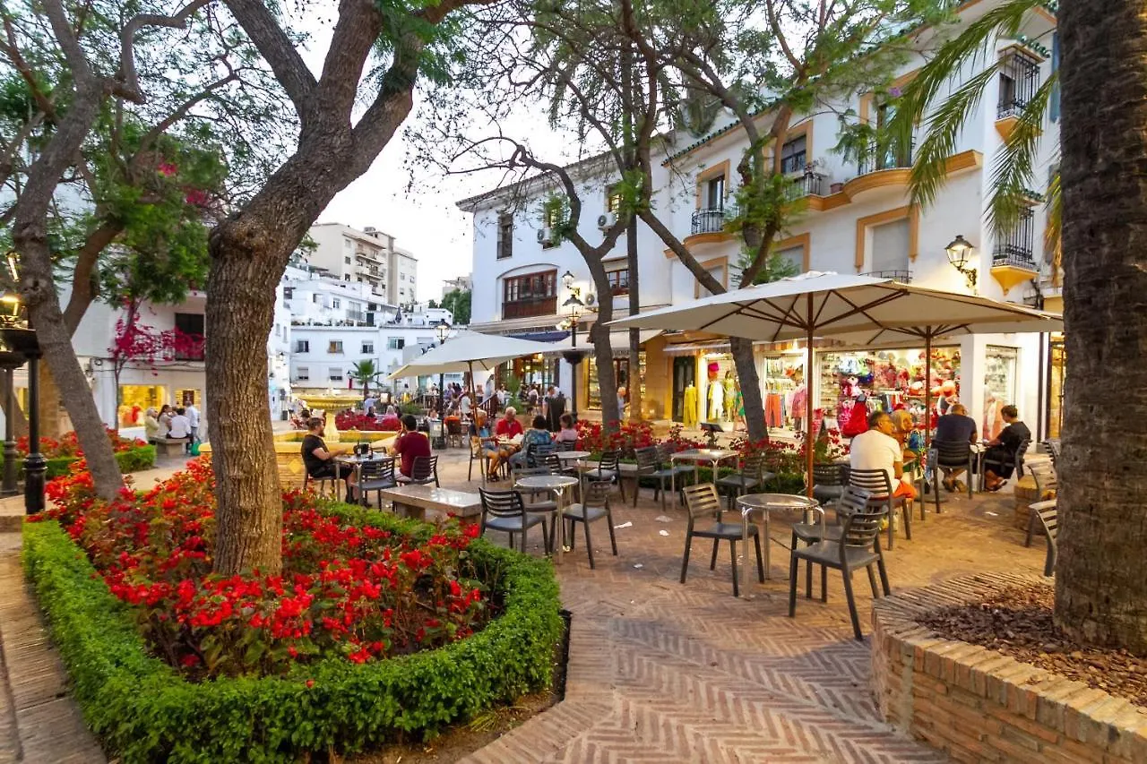 Marbella Banus Suites - Banus Playa Rocio Beachside Complex Apartment